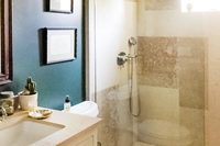 MenloParkBathroom02