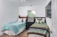 CapitolDistrictBedroom 02