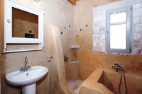 FaragasBathroom 02