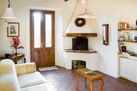 MontecastelliVillaLivingRoom01
