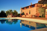 LR 10 MontecastelliVillaPoolSunset01
