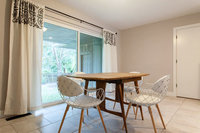 SWHamiltonStreetDiningarea 01 SWHamiltonStreetDiningarea 01