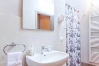 ALTOPASCIOBathroom 02