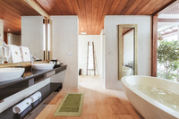 TheVillaWanoraBathroom05