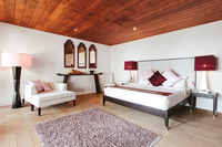TheVillaWanoraBedroom02